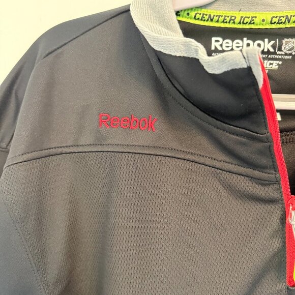 🖤 Reebok Chicago Blackhawks NHL Center Ice Pullover 🏒 - Picture 3 of 6